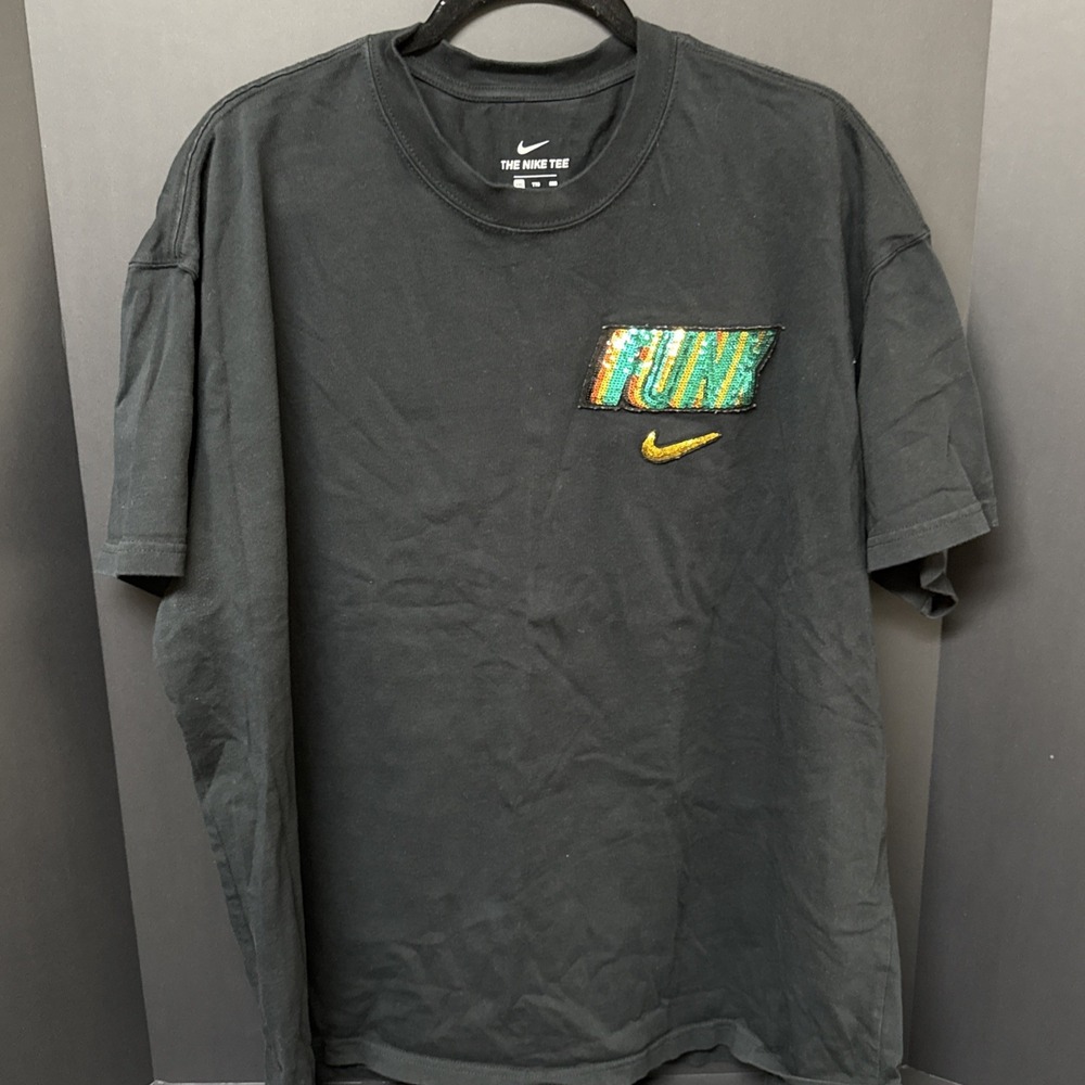 The Nike Tee - Funk - SZ XXL